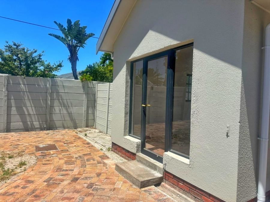 4 Bedroom Property for Sale in Panorama Western Cape